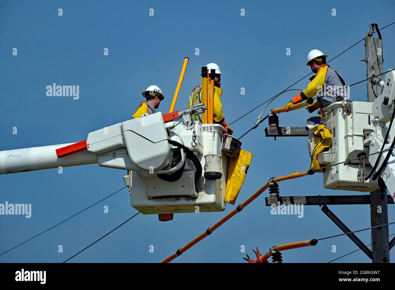 Power Utility Using Ropes As part of improving the infrastructure of the local electrical grid a ...
