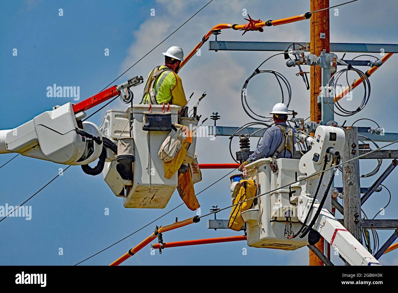 Power Utility Using Ropes As part of improving the infrastructure of the local electrical grid a ...