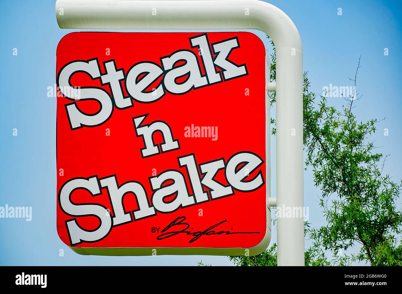 The Steak ’n Shake sign is pictured at a restaurant on Highway 90, Aug. 1, 2021, in Mobile, Alabama. Steak ’n Shake was founded in 1934 in Illinois. Stock Photo