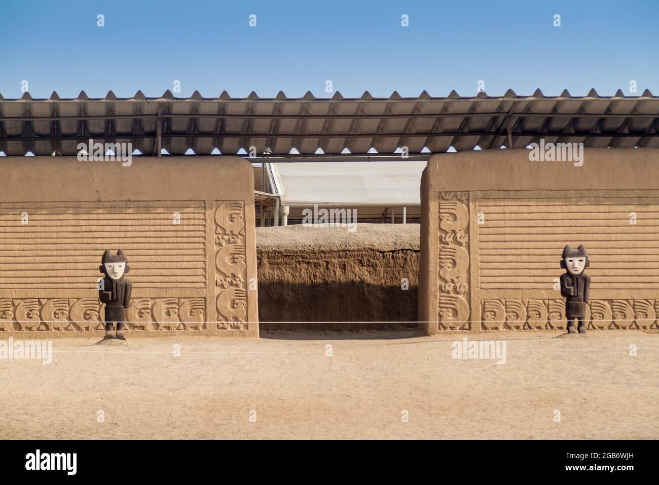 Adobe walls at archeological site Chan Chan in Trujillo, Peru Stock Photo