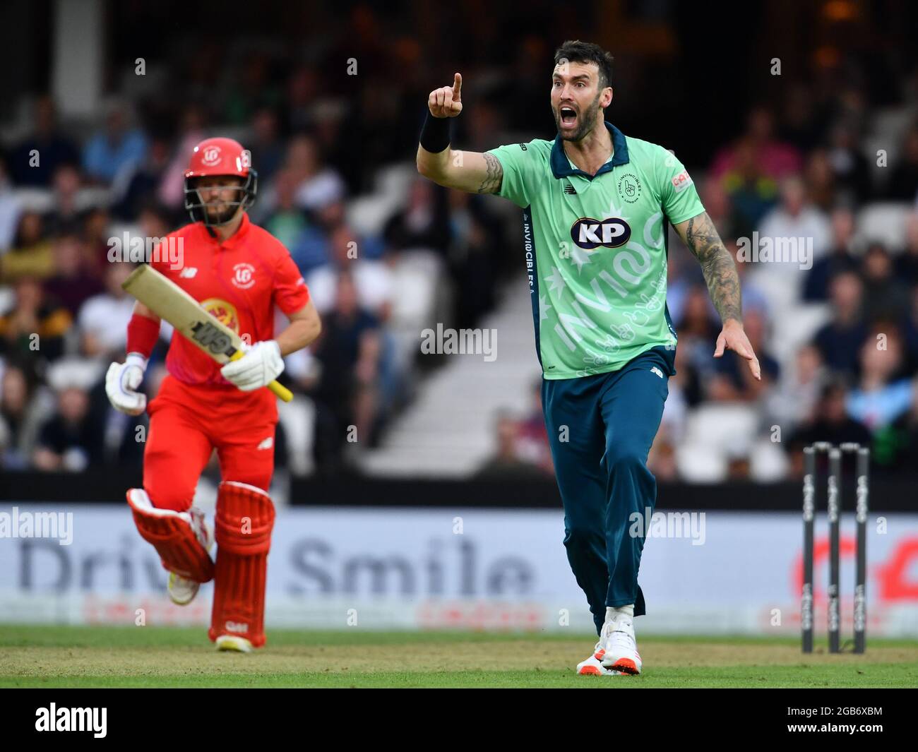 The Kia Oval London Uk Nd August Oval Invincibles Reece Topley In Action During The