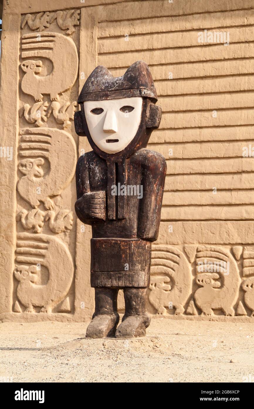 Wooden statue at archeological site Chan Chan in Trujillo, Peru Stock Photo