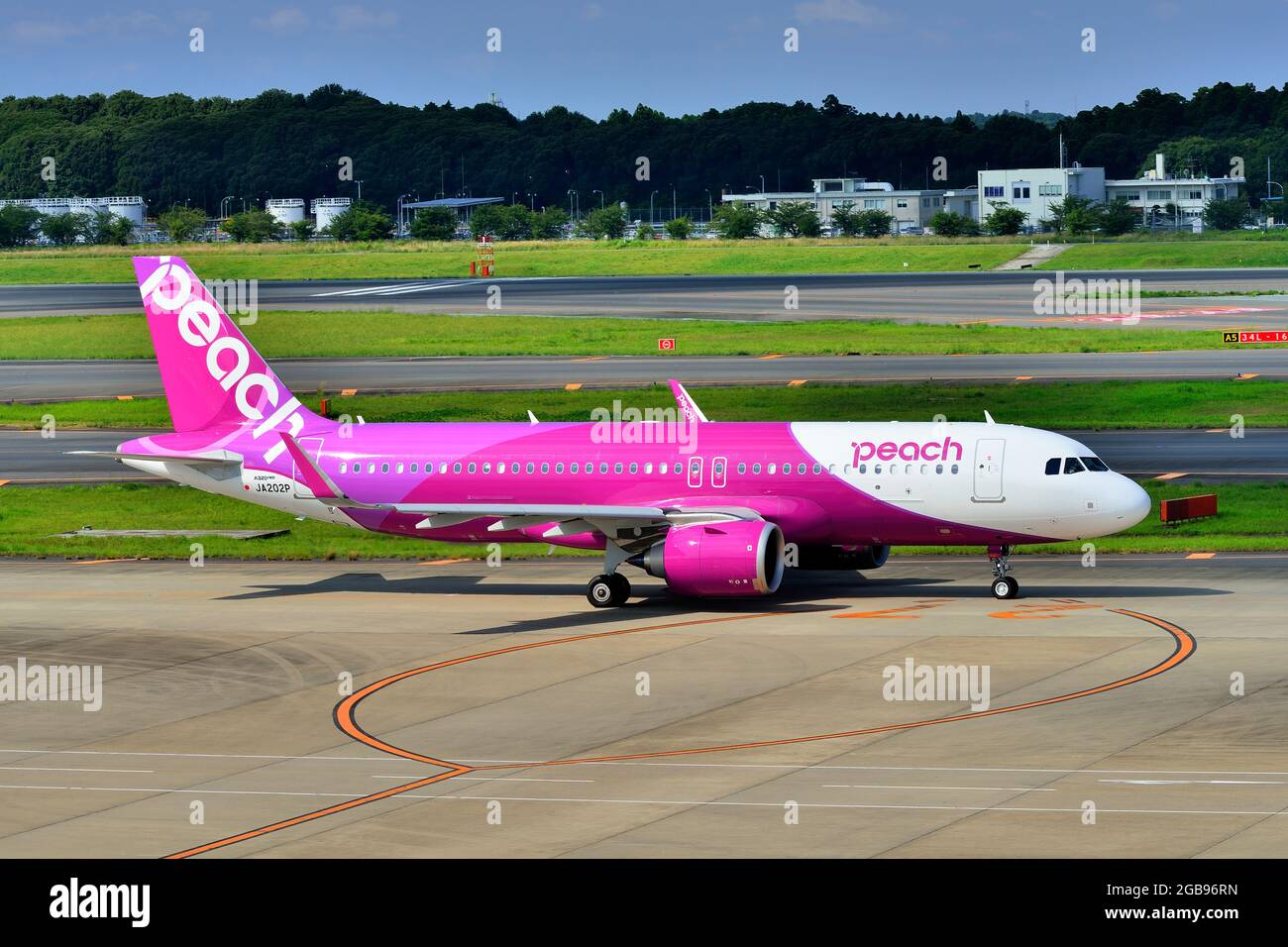 Peach Aviation, Airbus, A320 NEO, JA202P, Taxiing, Narita Airport, Chiba, Japan Stock Photo