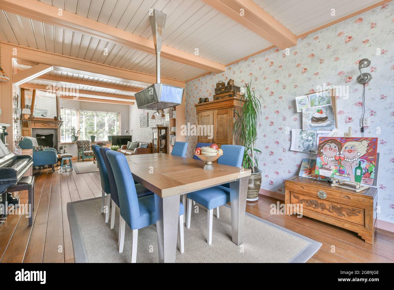 Interior design of bright and beautiful dining room Stock Photo - Alamy