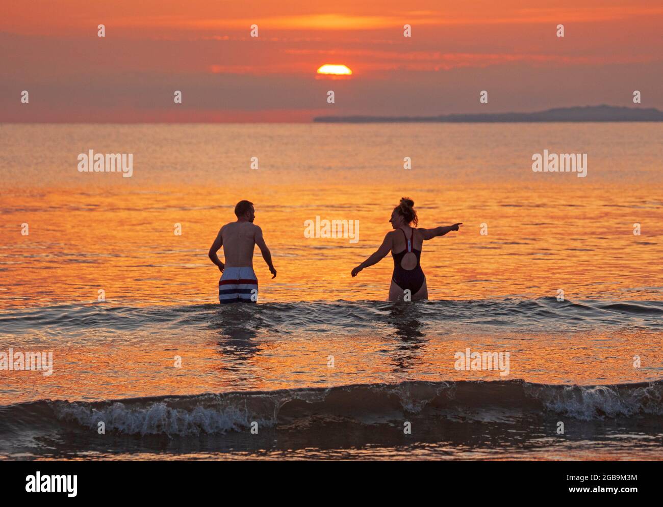 Portobello beach sunrise summer swim hires stock photography and