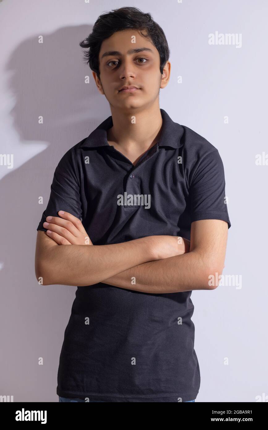 PORTRAIT OF A TEENAGE BOY LOOKING AT CAMERA Stock Photo - Alamy