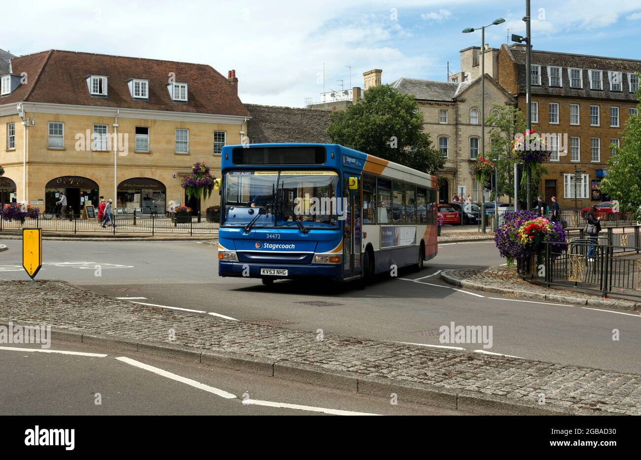 A Stagecoach bus near Banbury Cross, Banbury, Oxfordshire, England, UK Stock Photo