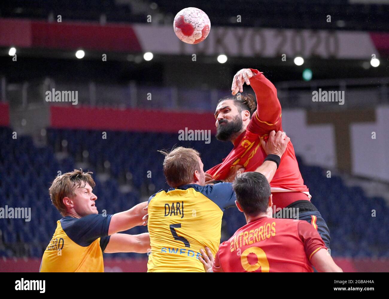 Tokyo, Japan. 3rd Aug, 2021. Jorge Maqueda Peno (top) of Spain shoots during the handball men's quarterfinal between Sweden and Spain at the Tokyo 2020 Olympic Games in Tokyo, Japan, Aug. 3, 2021. Credit: Guo Chen/Xinhua/Alamy Live News Stock Photo