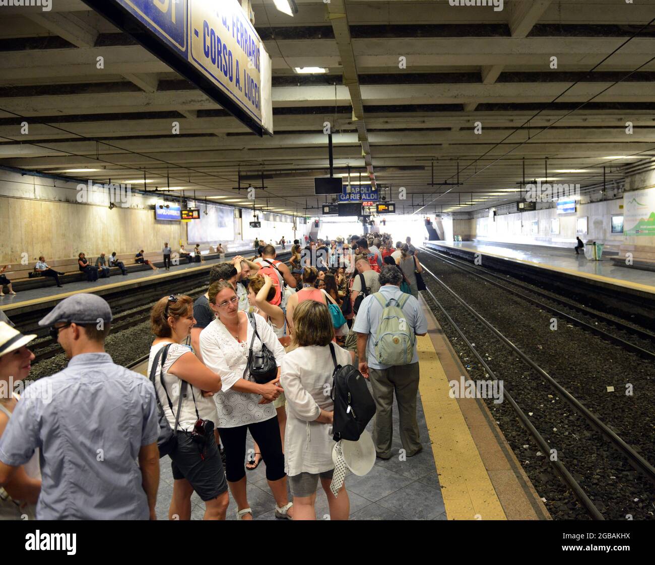 Waiting on train in italy hi-res stock photography and images - Alamy