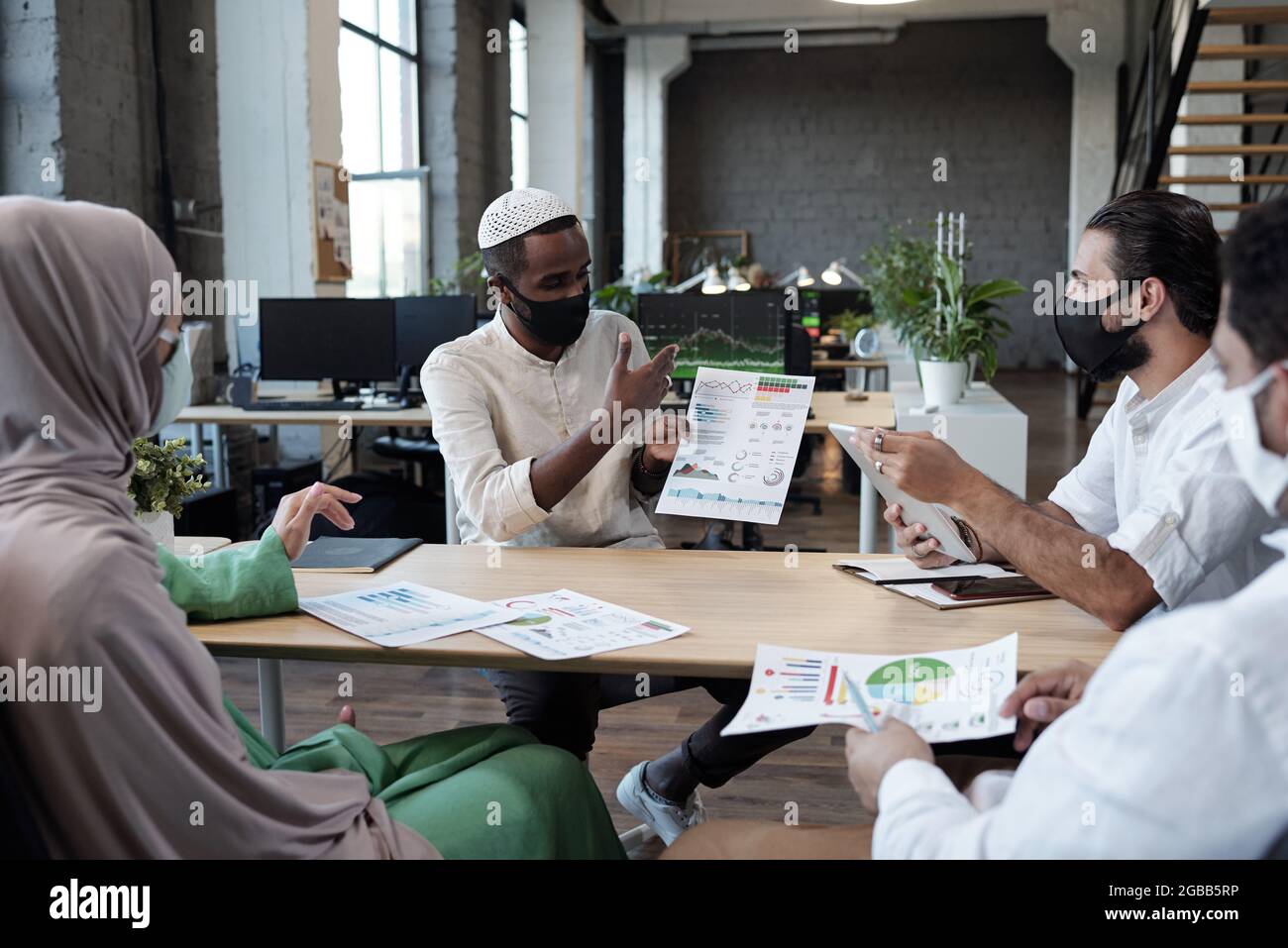 Office working mask meeting muslim hi-res stock photography and images ...