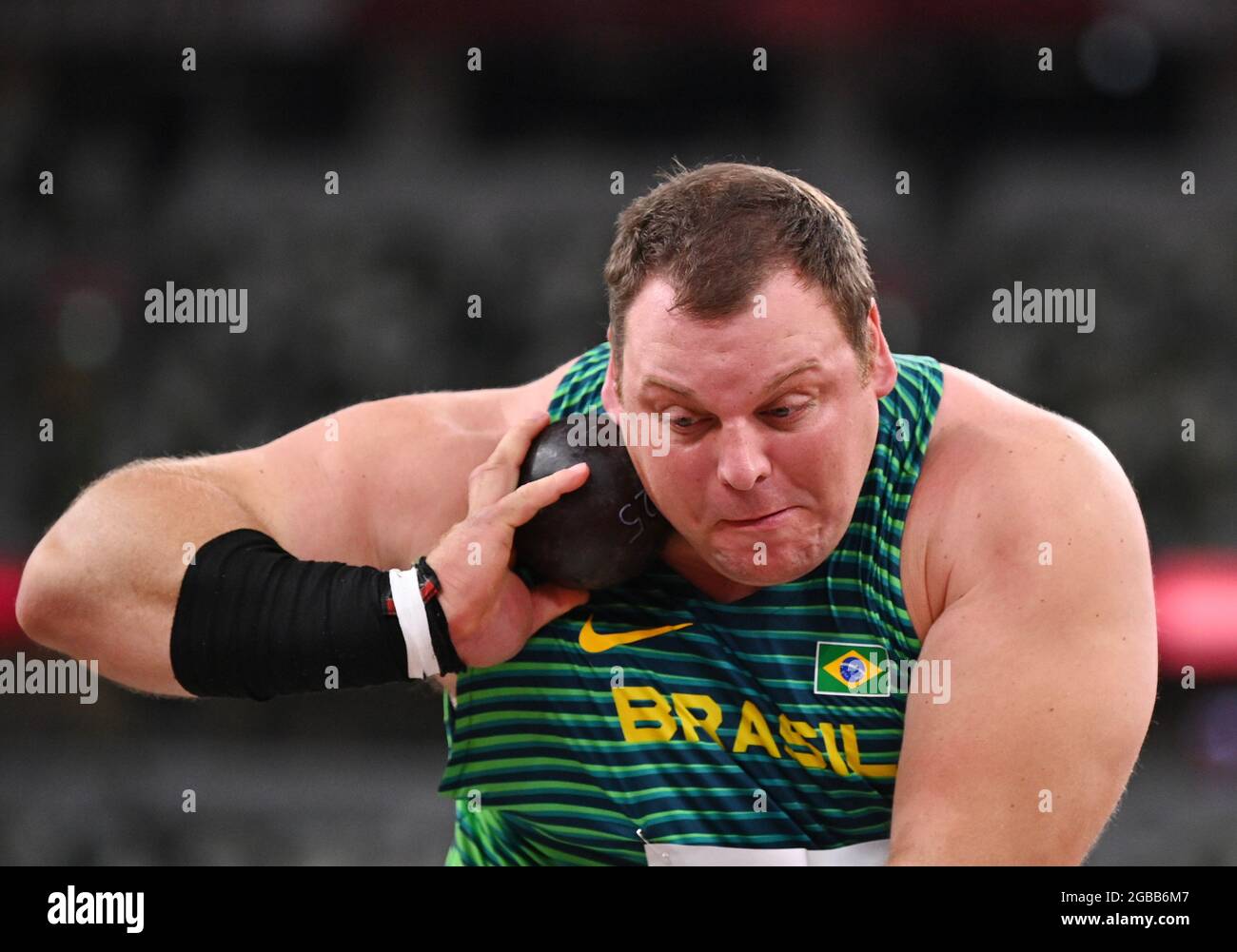 Darlan romani shot put hires stock photography and images Alamy