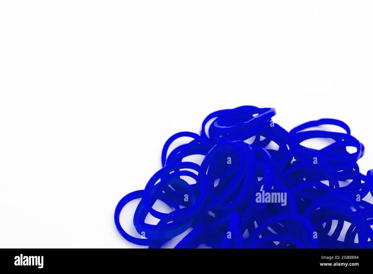 Blue rubber bands hi-res stock photography and images - Alamy