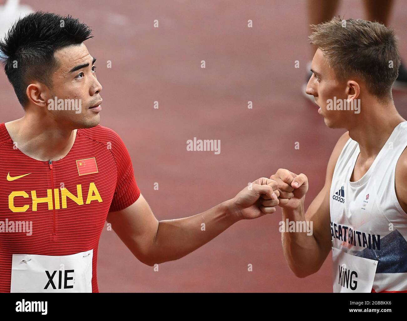Tokyo, Japan. 3rd Aug, 2021. Xie Wenjun (L) of China and David King of ...