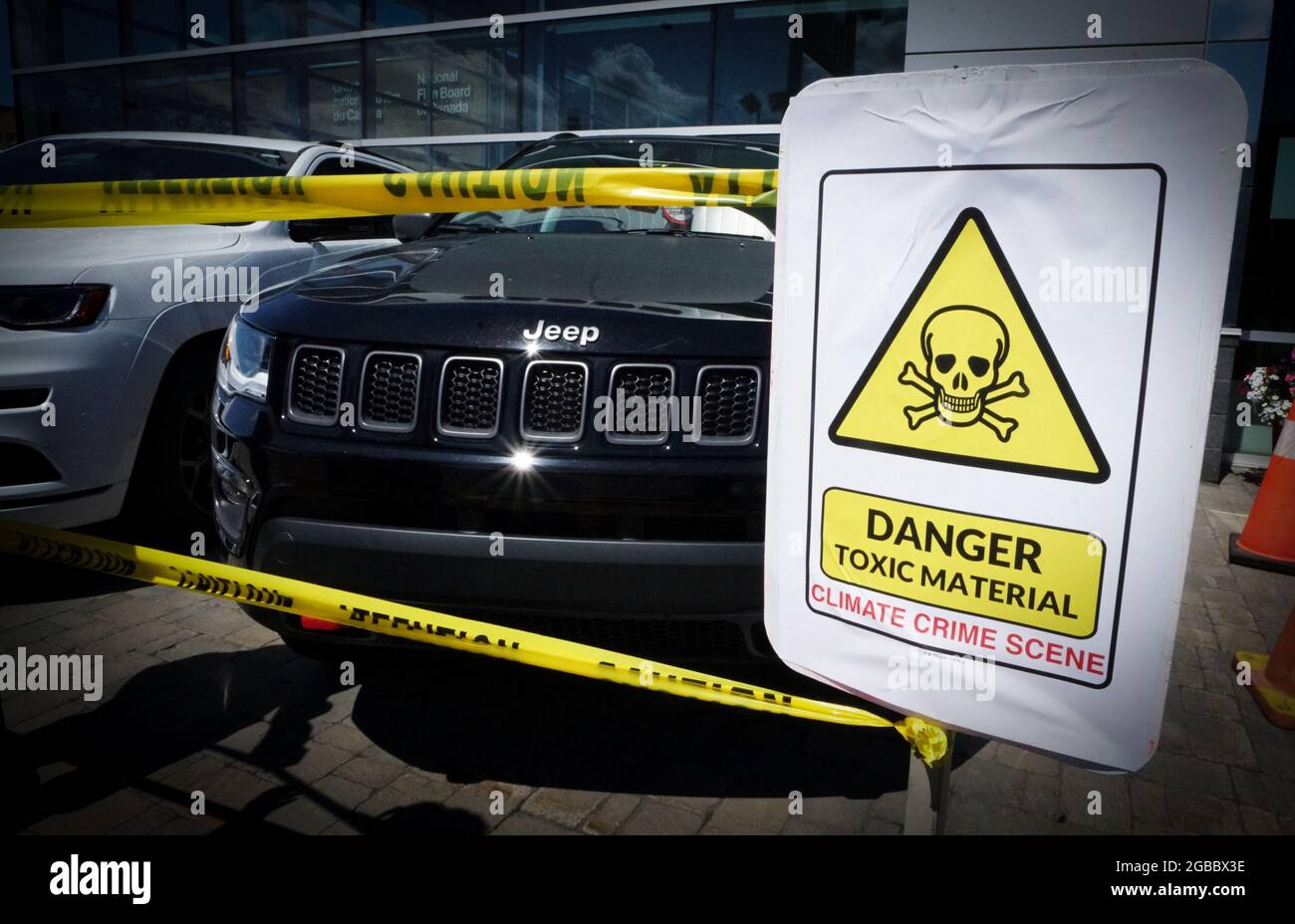 Montreal,Quebec,Canada,July 10, 2021.Protest against gas-guzzling SUV.Mario Beauregard/Alamy News Stock Photo