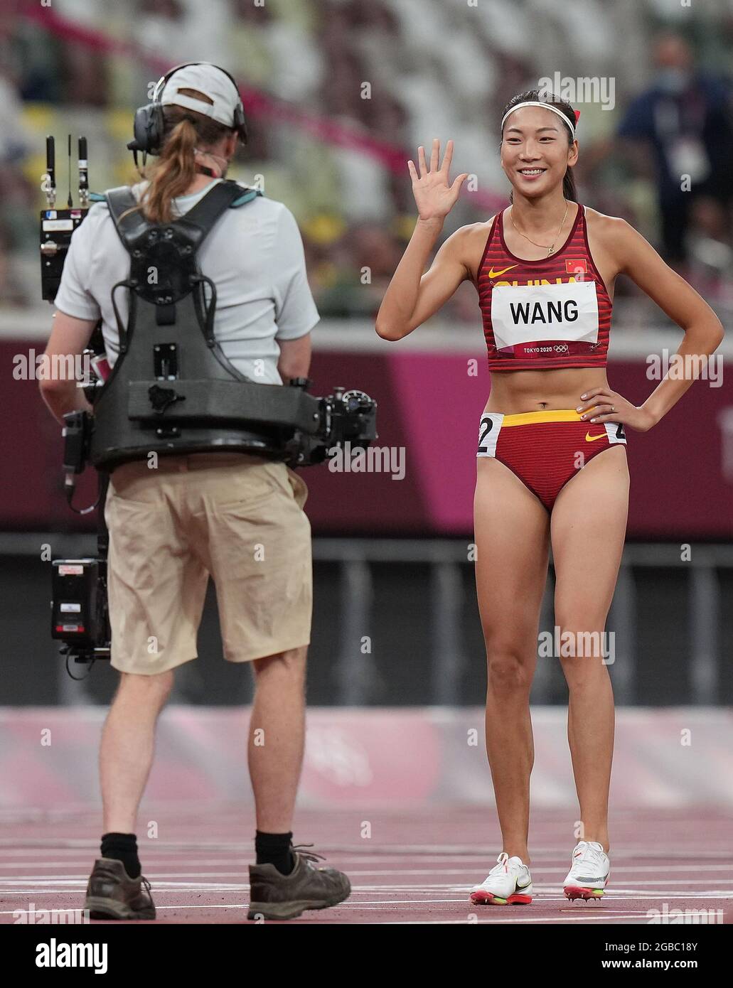 Tokyo, Japan. 3rd Aug, 2021. Wang Chunyu (R) of China reacts before the ...