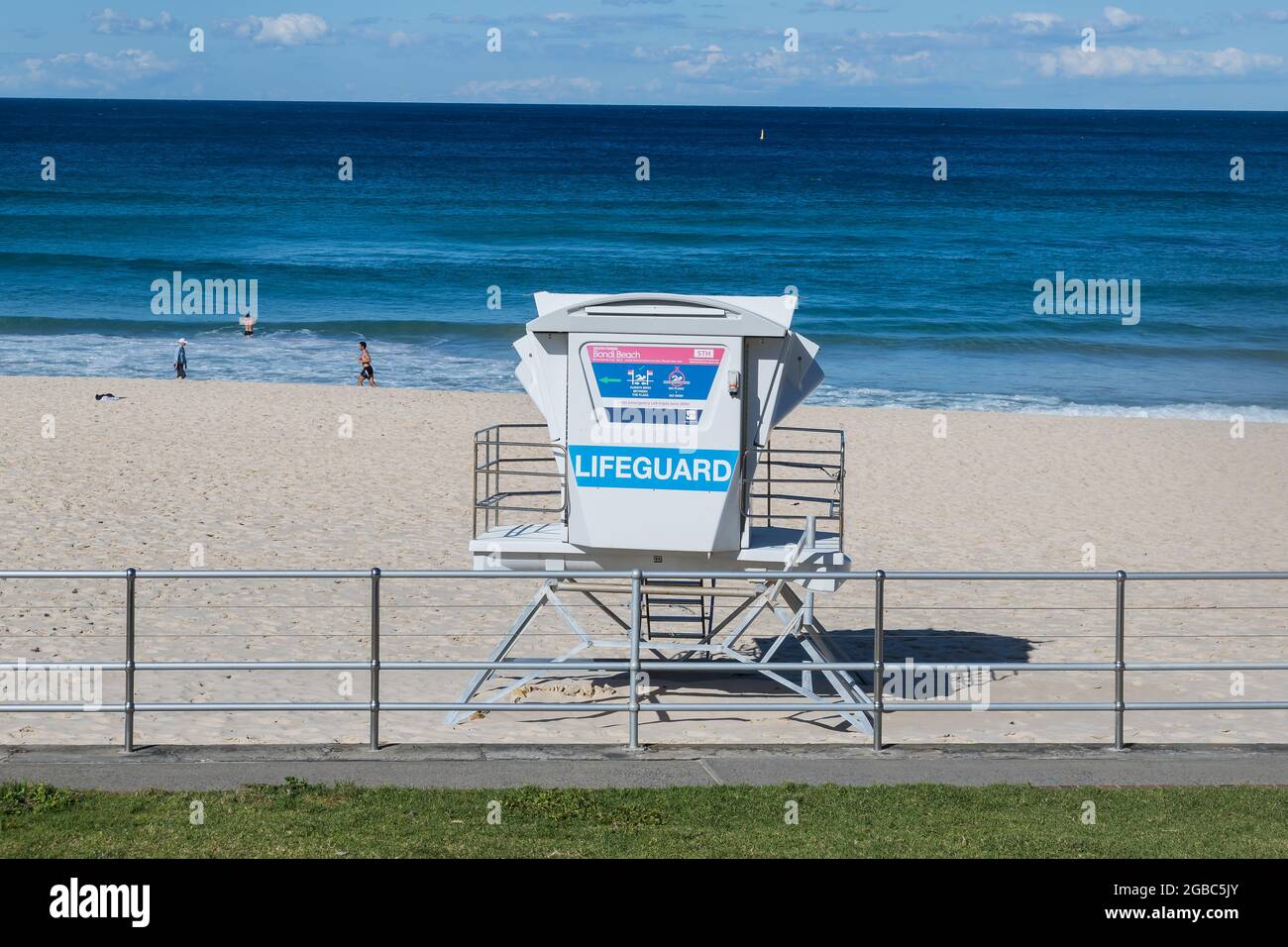Sydney, Australia. Tuesday 3rd August 2021. Locals exercising and enjoying a beautiful winters day with temperatures around 21ºC at Bondi Beach. Lockdown restrictions for greater Sydney have been extended by four weeks to August 28th due to the Delta Variant spreading and could be extended. Credit: Paul Lovelace/Alamy Live News Stock Photo