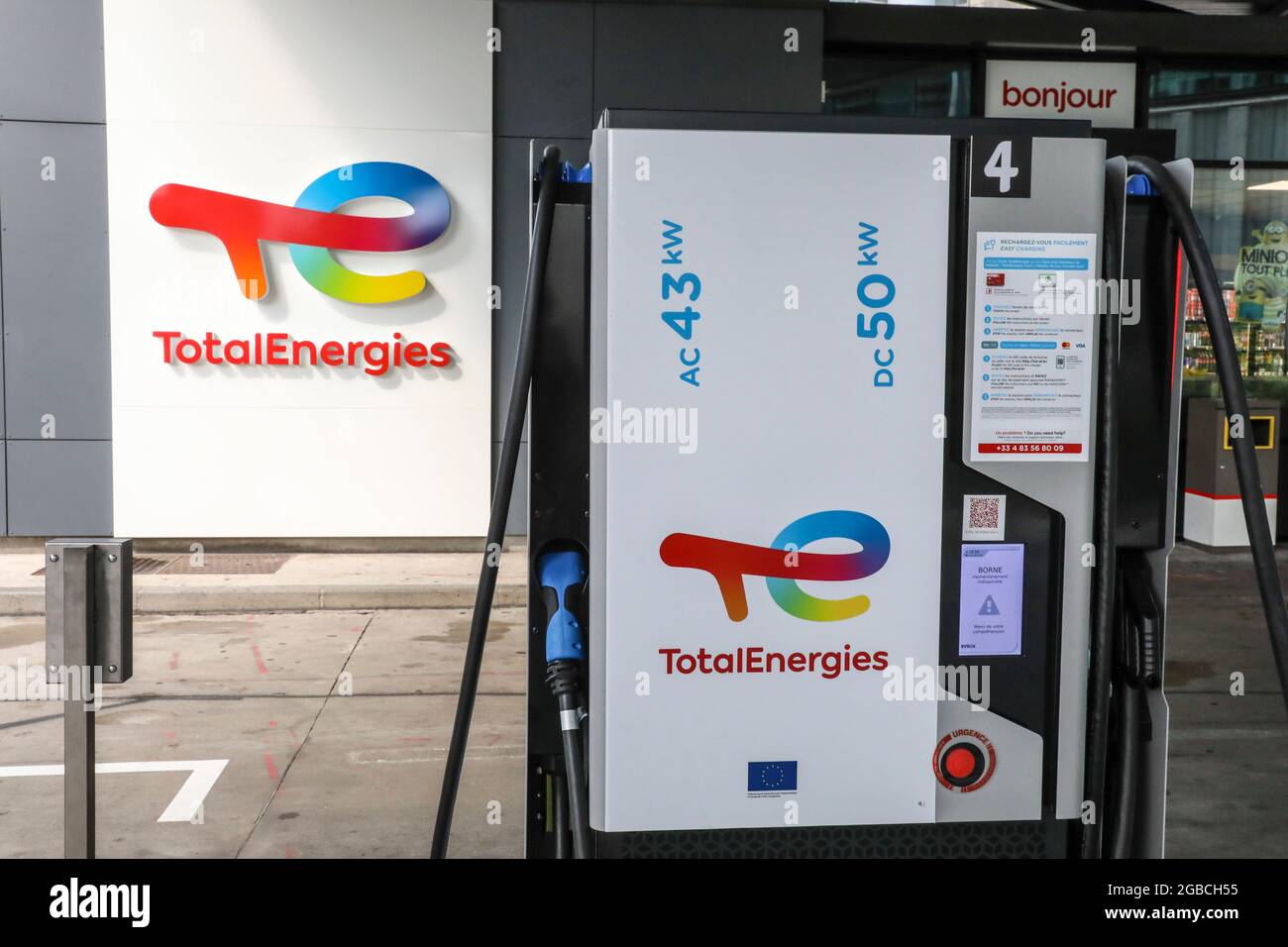 ELECTRIC CHARGING STATION TOTAL ENERGIES, LA DEFENSE, FRANCE Stock