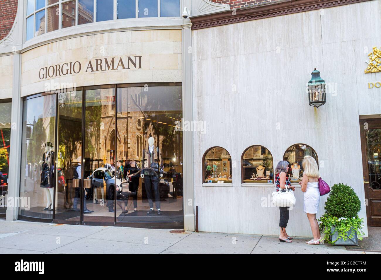 High End Shops High Resolution Stock Photography And Images Alamy