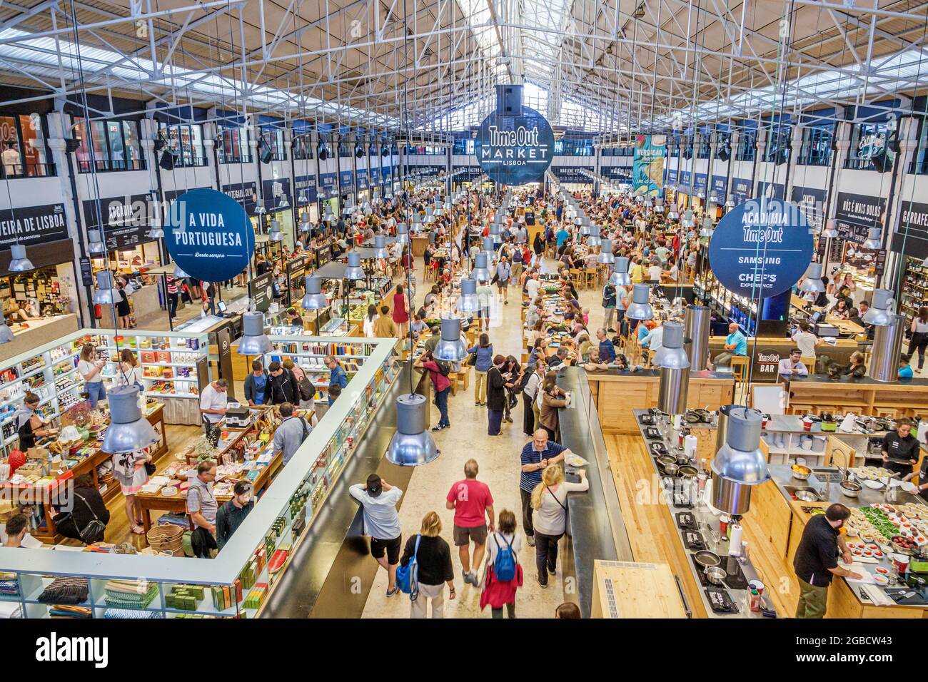 Portugal Lisbon Cais do Sodre Mercado Da Ribeira,Time Out Market food court tables crowd crowded overhead from above view restaurants interior inside Stock Photo