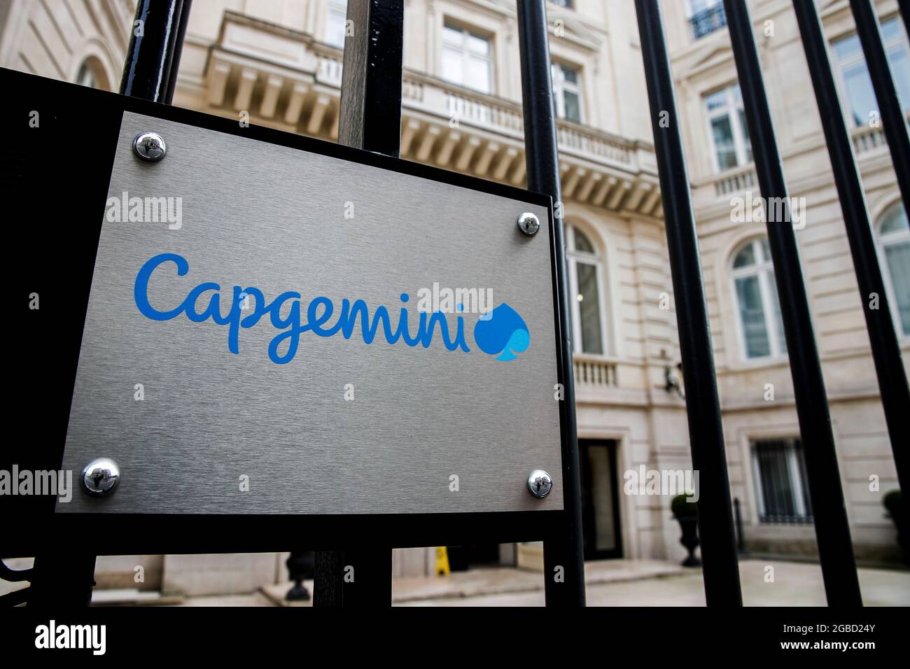 The logo of Capgemini is seen at the company's headquarters in Paris,  France, August 3, 2021. REUTERS/Benoit Tessier Stock Photo - Alamy