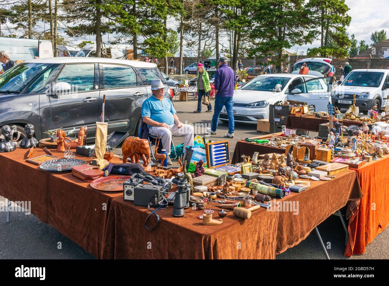 Stall holders at the car boot sale market, Ayr, Scotland, UK Stock