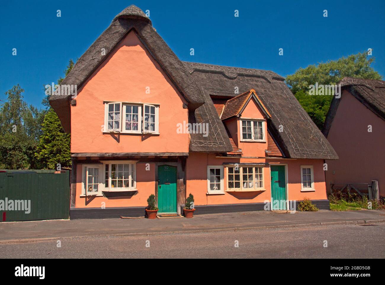 ICKLETON Cambridgeshire Thatch Cottage Stock Photo