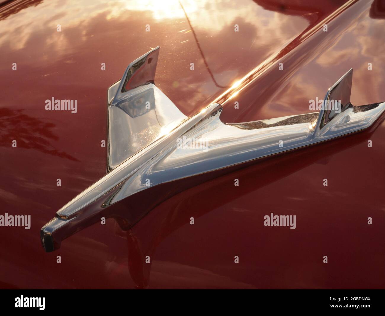 Mmid 60s corvette red hood hires stock photography and images Alamy