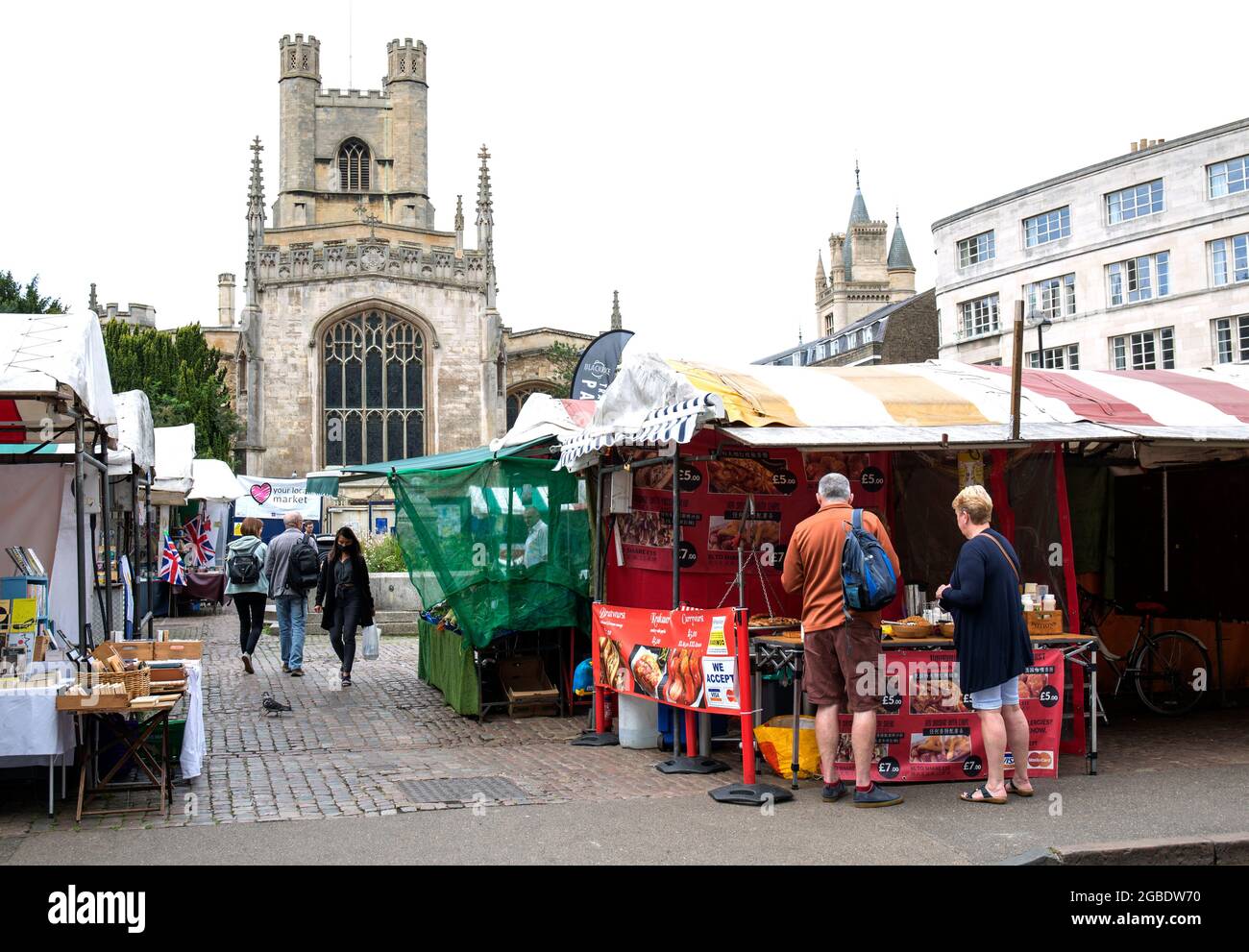 Cambridge Market and St Mary's Church Stock Photo