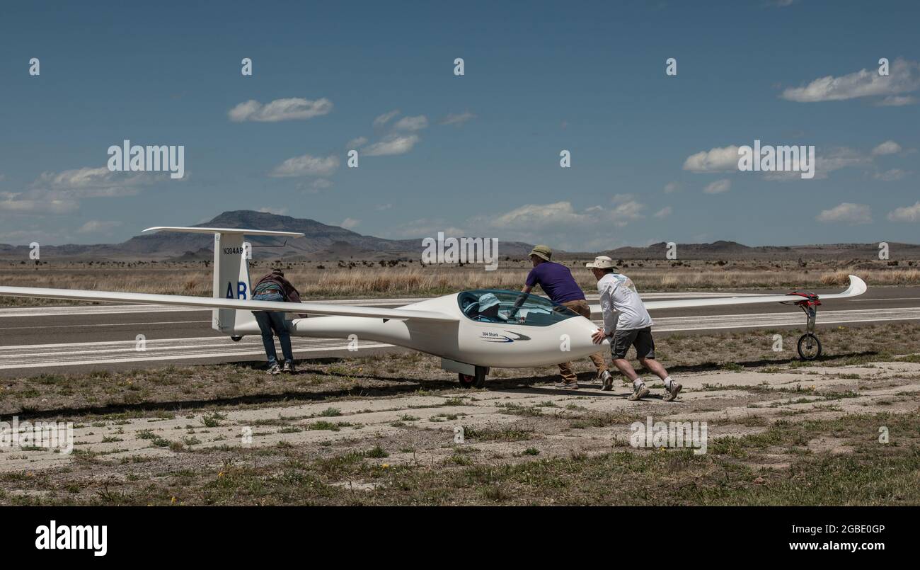 Men preparing a glider for flight in Marfa, Texas Stock Photo Alamy