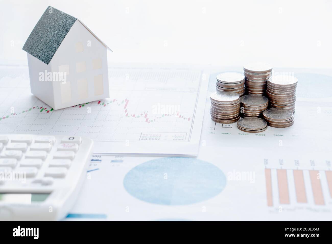 House graph hi-res stock photography and images - Alamy