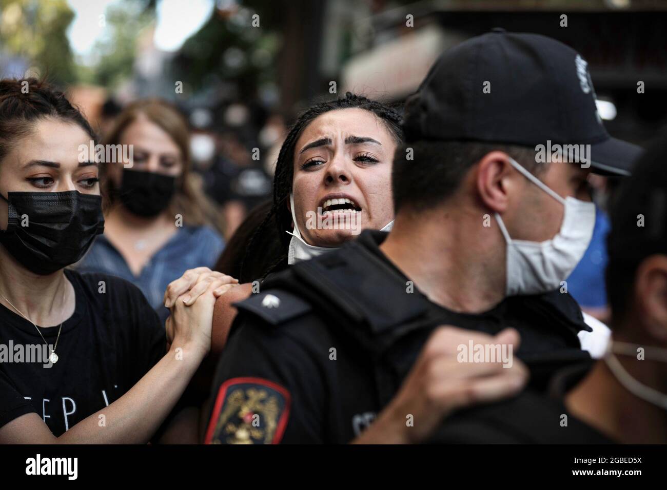 Policeman arresting woman hires stock photography and images Alamy