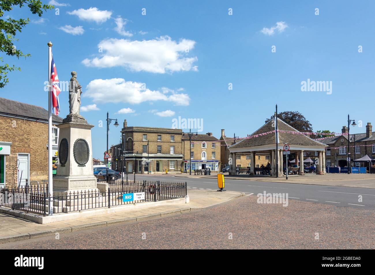 17th century Buttercross and War Memorial, Market Place, Whittlesey, Cambridgeshire, England, United Kingdom Stock Photo