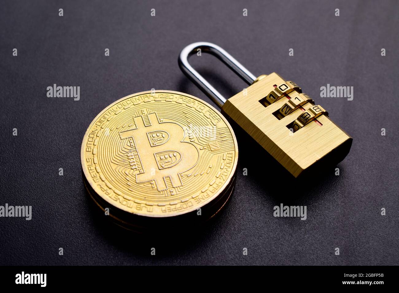 Bitcoin padlock hi-res stock photography and images - Alamy