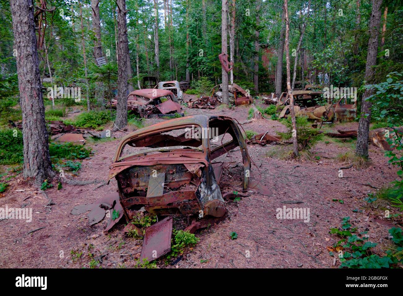 Old rusty tractor in junkyard hi-res stock photography and images - Alamy