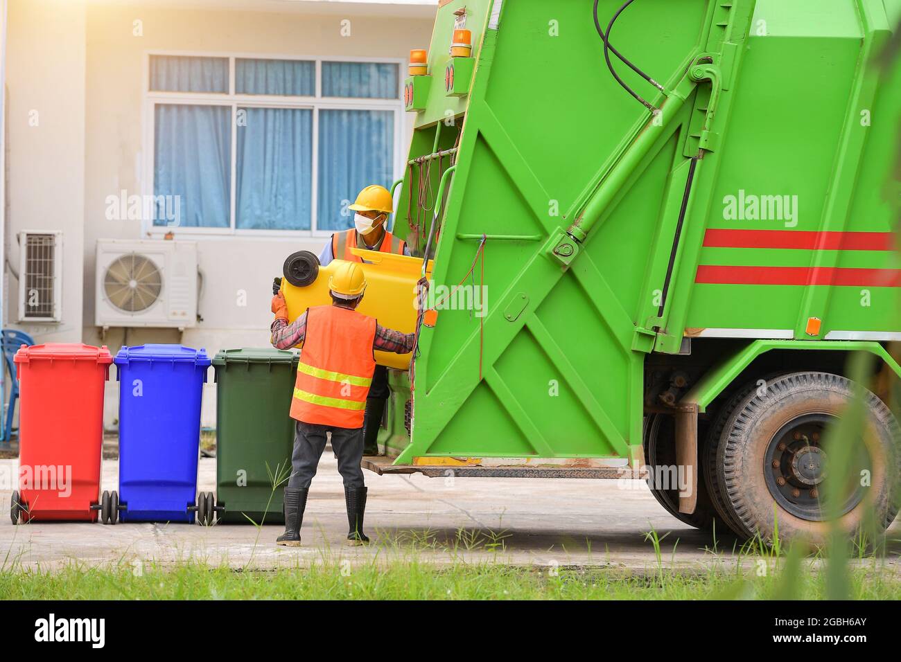 Dustbin Lorry High Resolution Stock Photography and Images Alamy