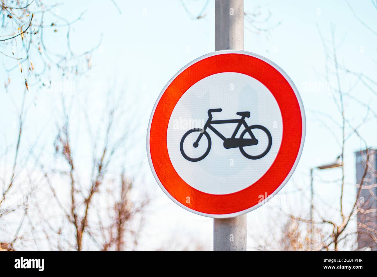 No bicycle sign which is placed on a lamppost Stock Photo - Alamy