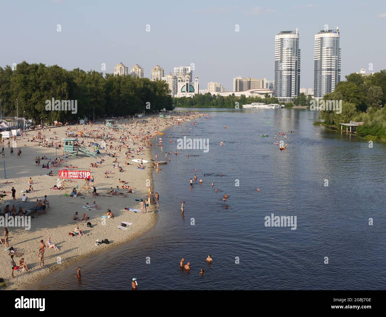 The beaches on the banks of the Dnieper river in central Kiev, Ukraine, in midsummer Stock Photo