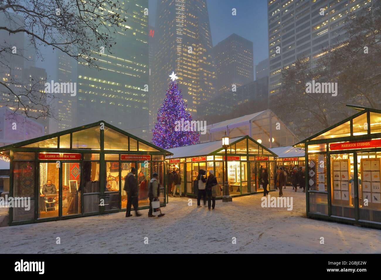 geography / travel, USA, New York, New York City, winter Village at Bryant Park, Midtown, New York, ADDITIONAL-RIGHTS-CLEARANCE-INFO-NOT-AVAILABLE Stock Photo