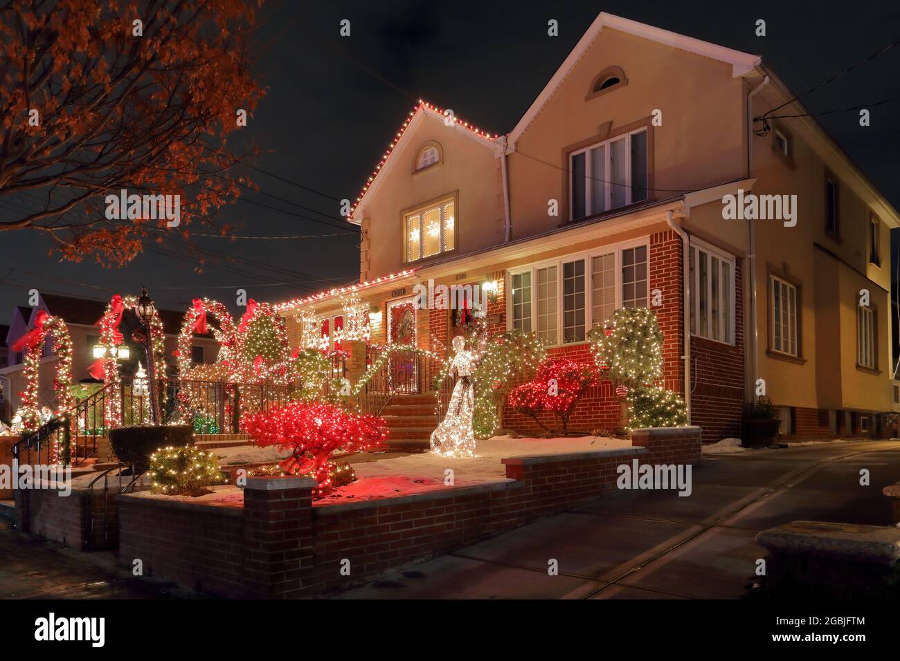 geography / travel, USA, New York, New York City, Christmas decorated houses in Dyker Heights