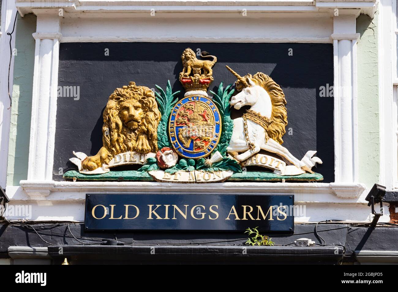 Detail from the cast iron Coat of Arms above the door of The Old Kings Arms public house, Kirk Gate, Newark on Trent, Nottinghamshire, England. Stock Photo