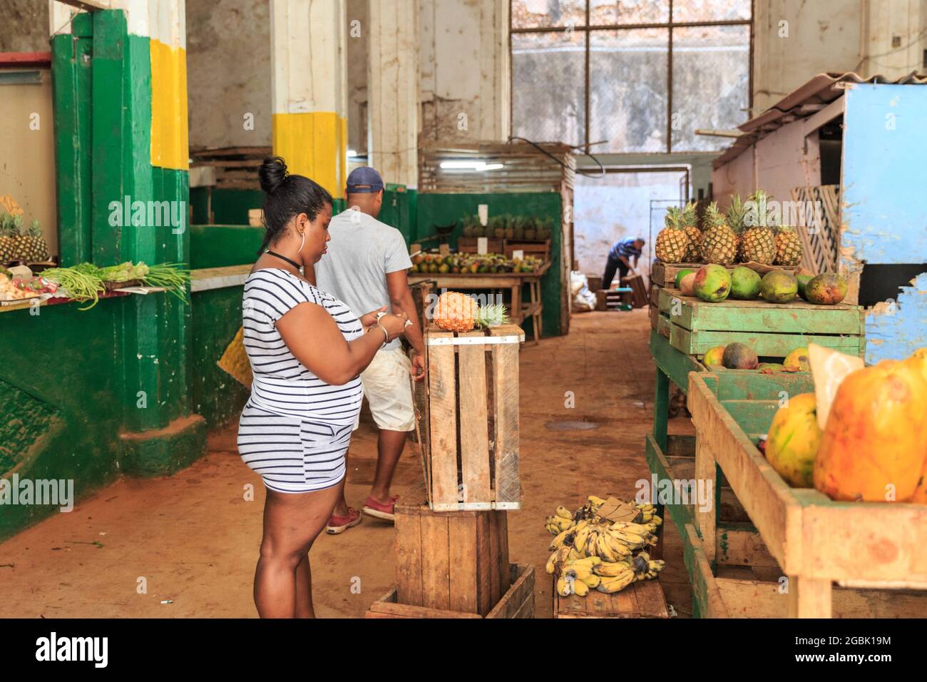 Food shop, Indoor farmers fruit and vegetable market, Havana, Cuba Stock Photo