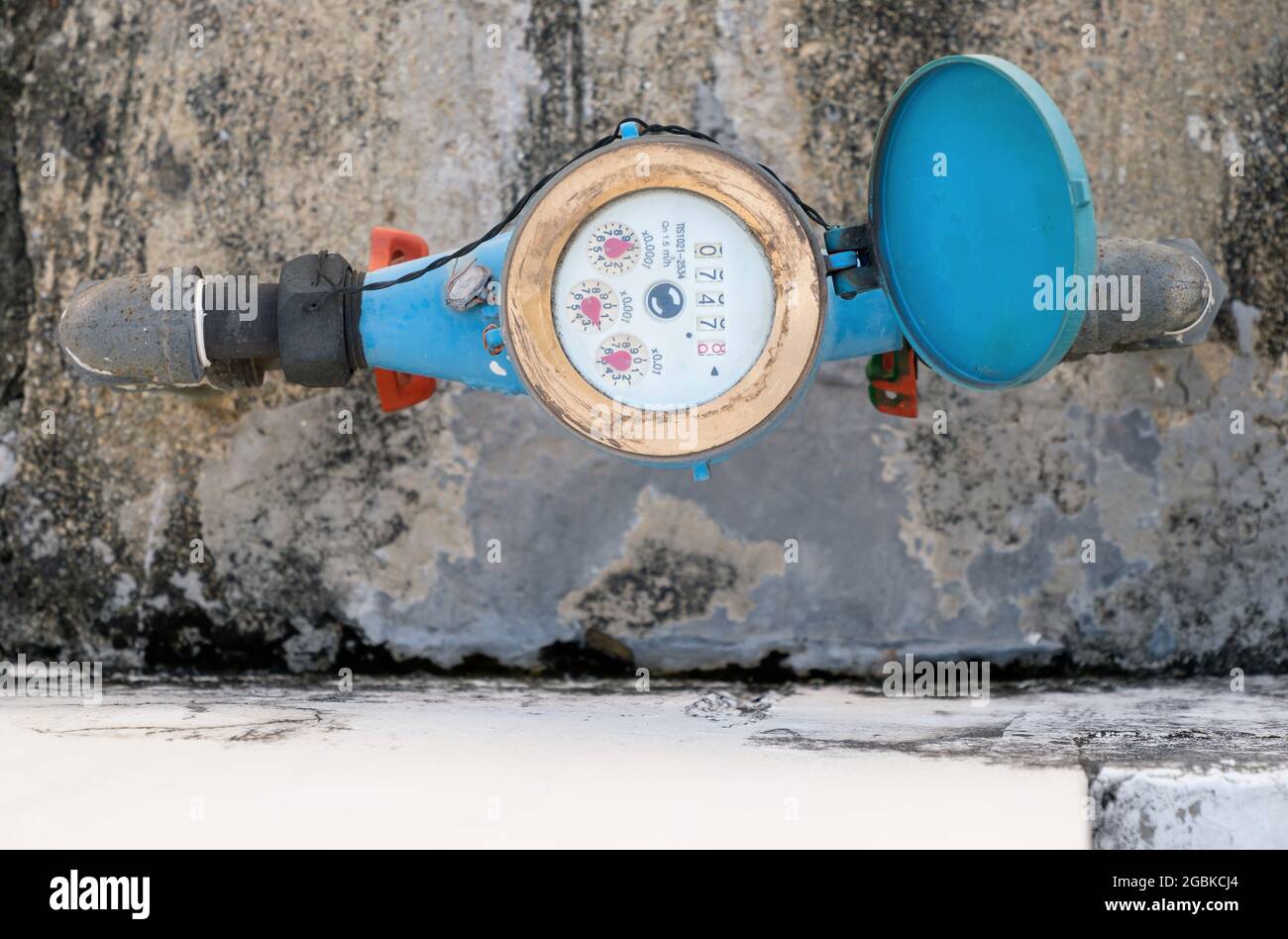 Plastic water meter cover hires stock photography and images Alamy