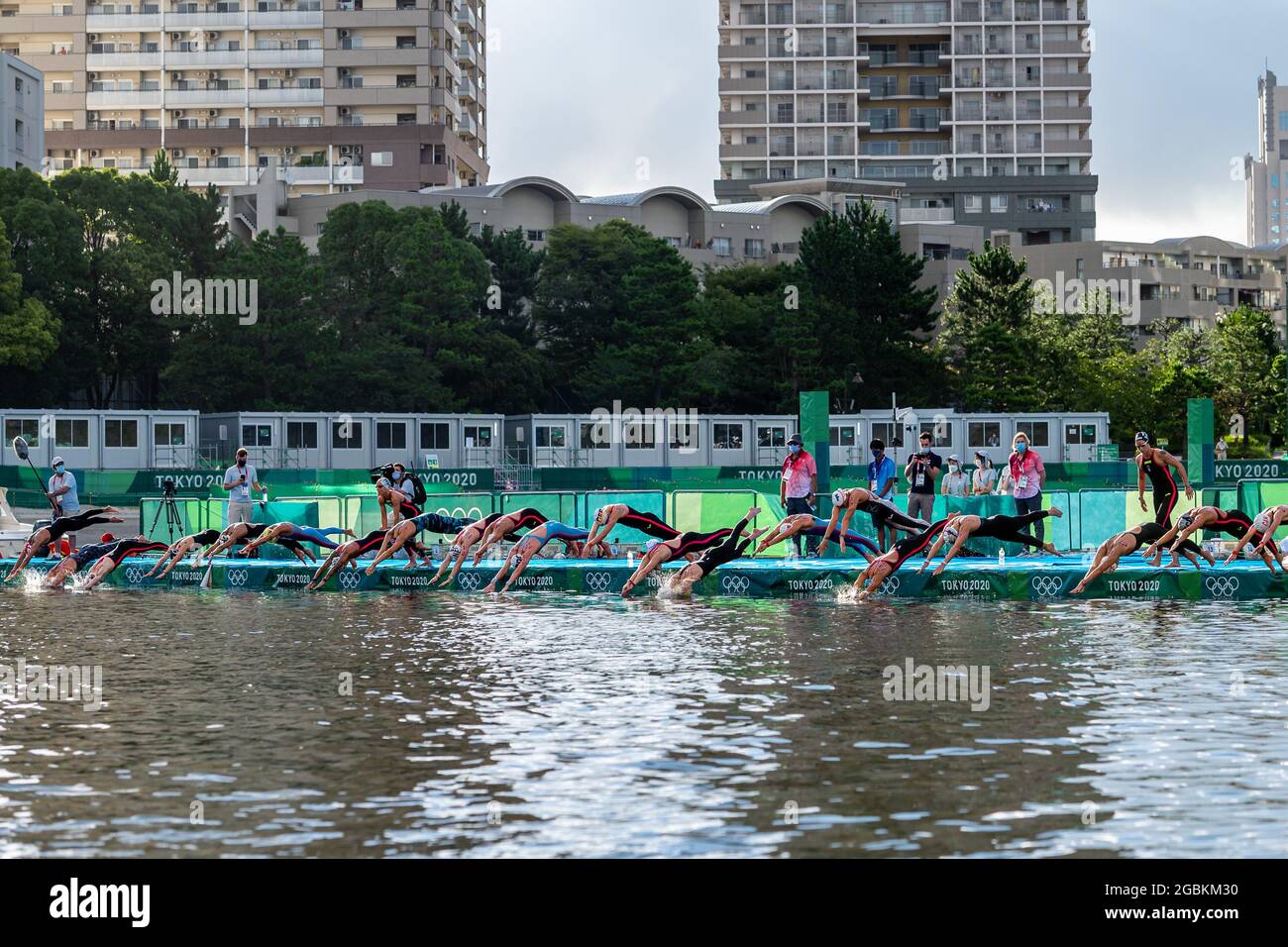 TOKYO, JAPAN - AUGUST 4: The Start of the MARATHON SWIMMING - 10KM WOMEN at the Tokyo 2020 Olympic Games  at Odaiba Marine Park on August 4, 2021 in Tokyo, Japan (Photo by Giorgio Scala / Deepbluemedia / Insidefoto/Orange Pictures) Stock Photo