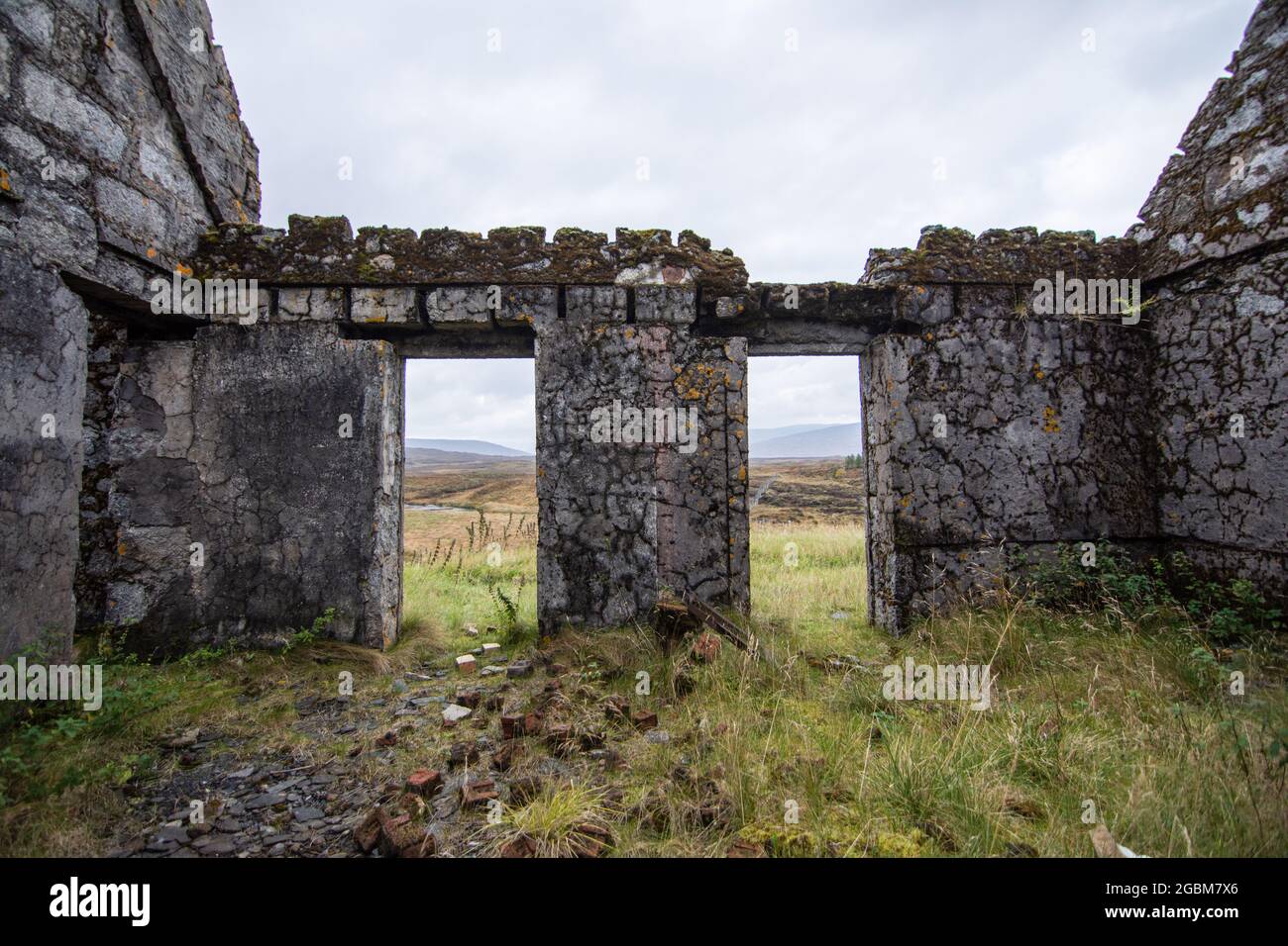 The abandoned cottage at Lubnaclach near Corrour on Rannoch Moor in the Highlands of Scotland. Stock Photo