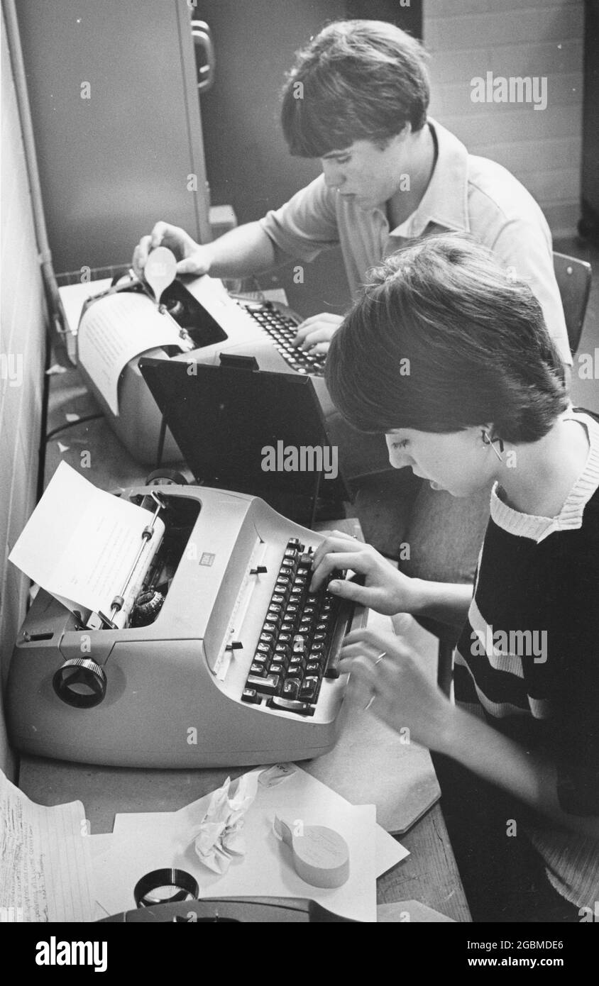 Electric typewriter 1980 hires stock photography and images Alamy