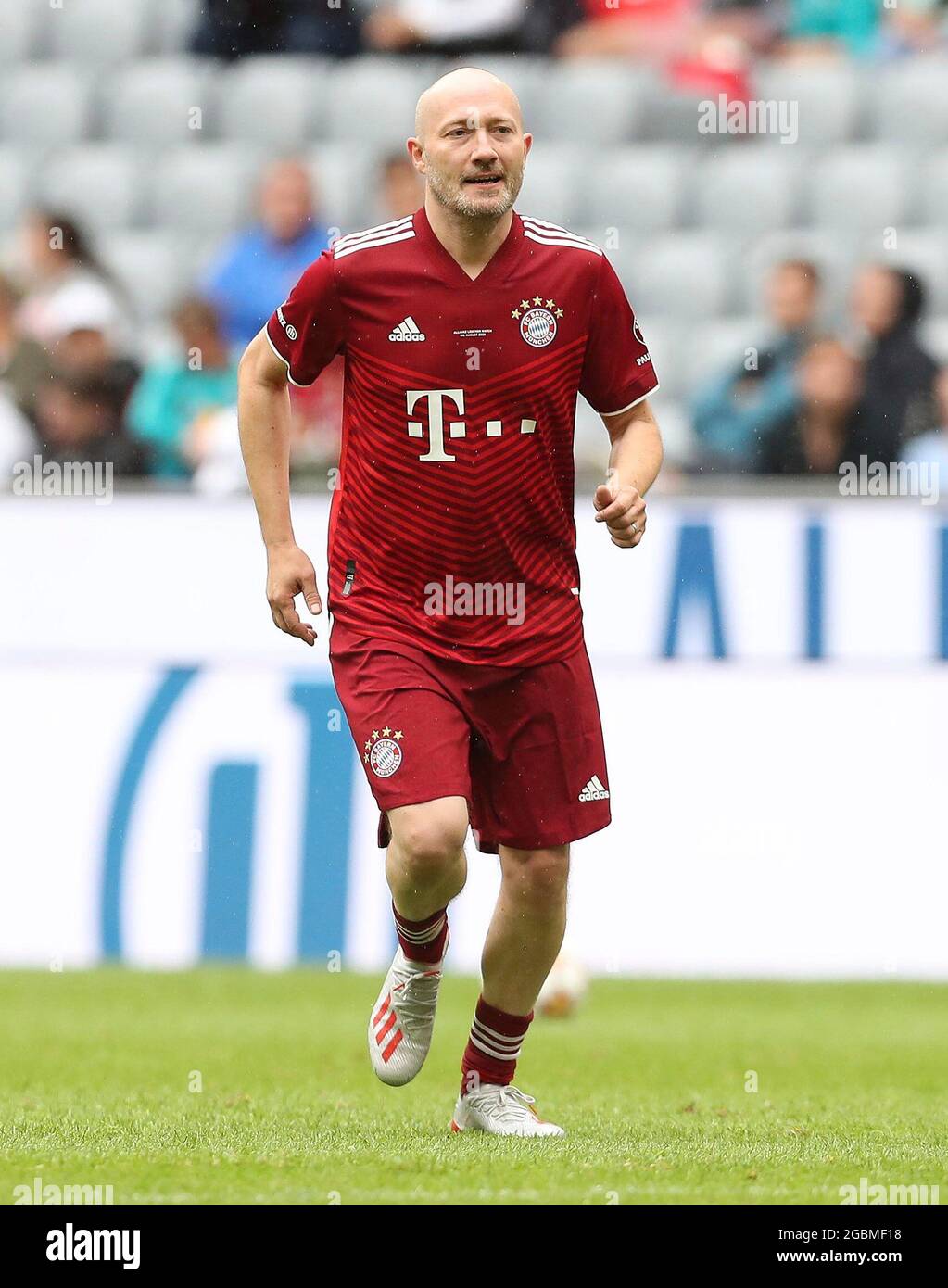 Post impresionismo Rechazado helicóptero firo: 04.08.2021, football, 1. Bundesliga, season 2021/2022, team  presentation FC Bayern Mvºnchen, DJ Paul Kalkbrenner, whole figure Stock  Photo - Alamy