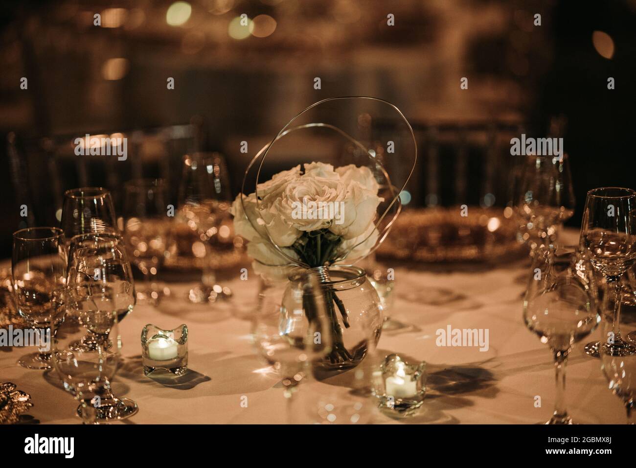 Beautiful fancy dining table at an event Stock Photo - Alamy