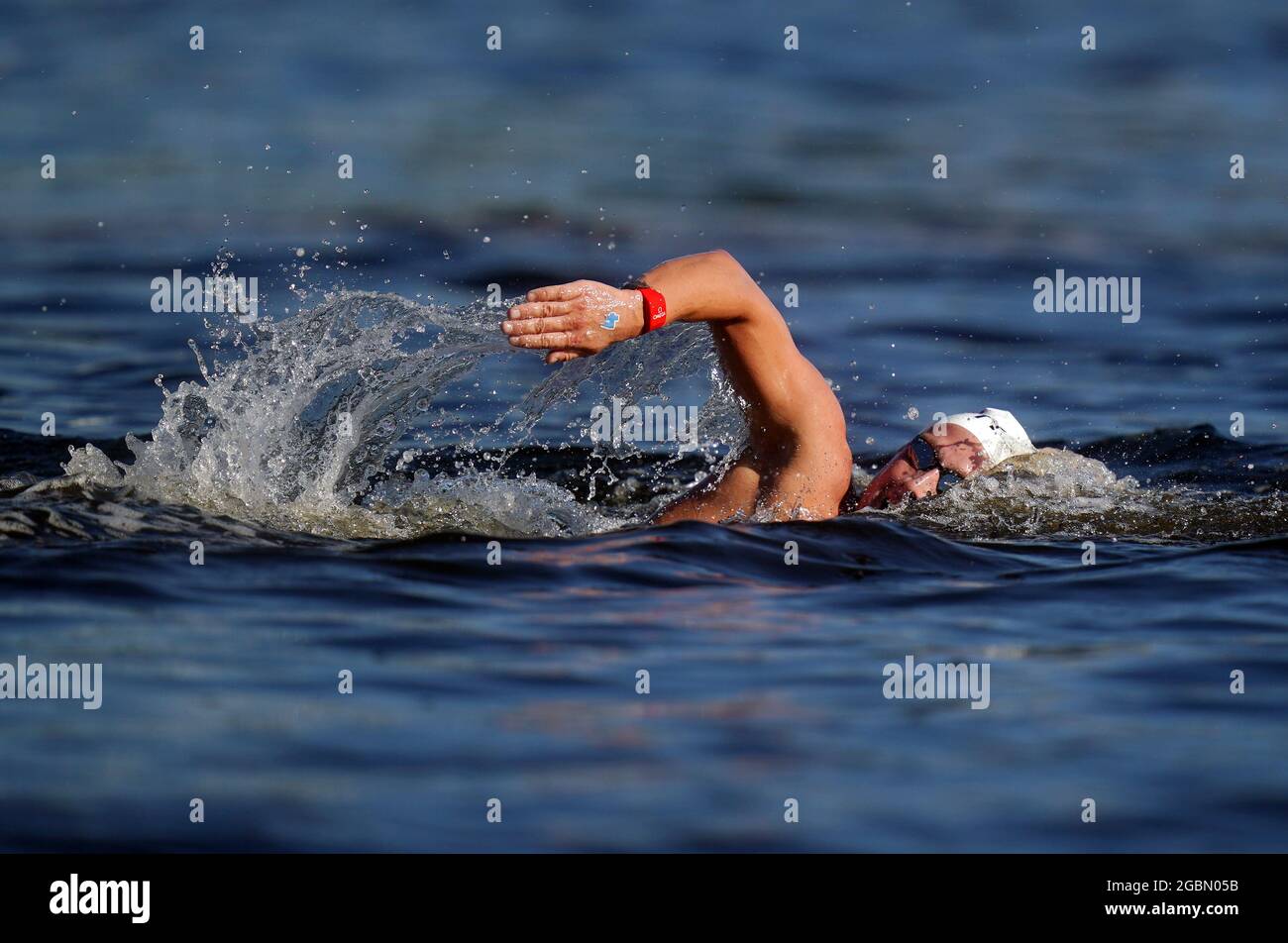Jo da hjørne linned USA's Jordan Wilimovsky during the Men's 10km Marathon Swimming race at  Odaiba Marine Park on the thirteenth day of the Tokyo 2020 Olympic Games in  Japan. Picture date: Thursday August 5, 2021
