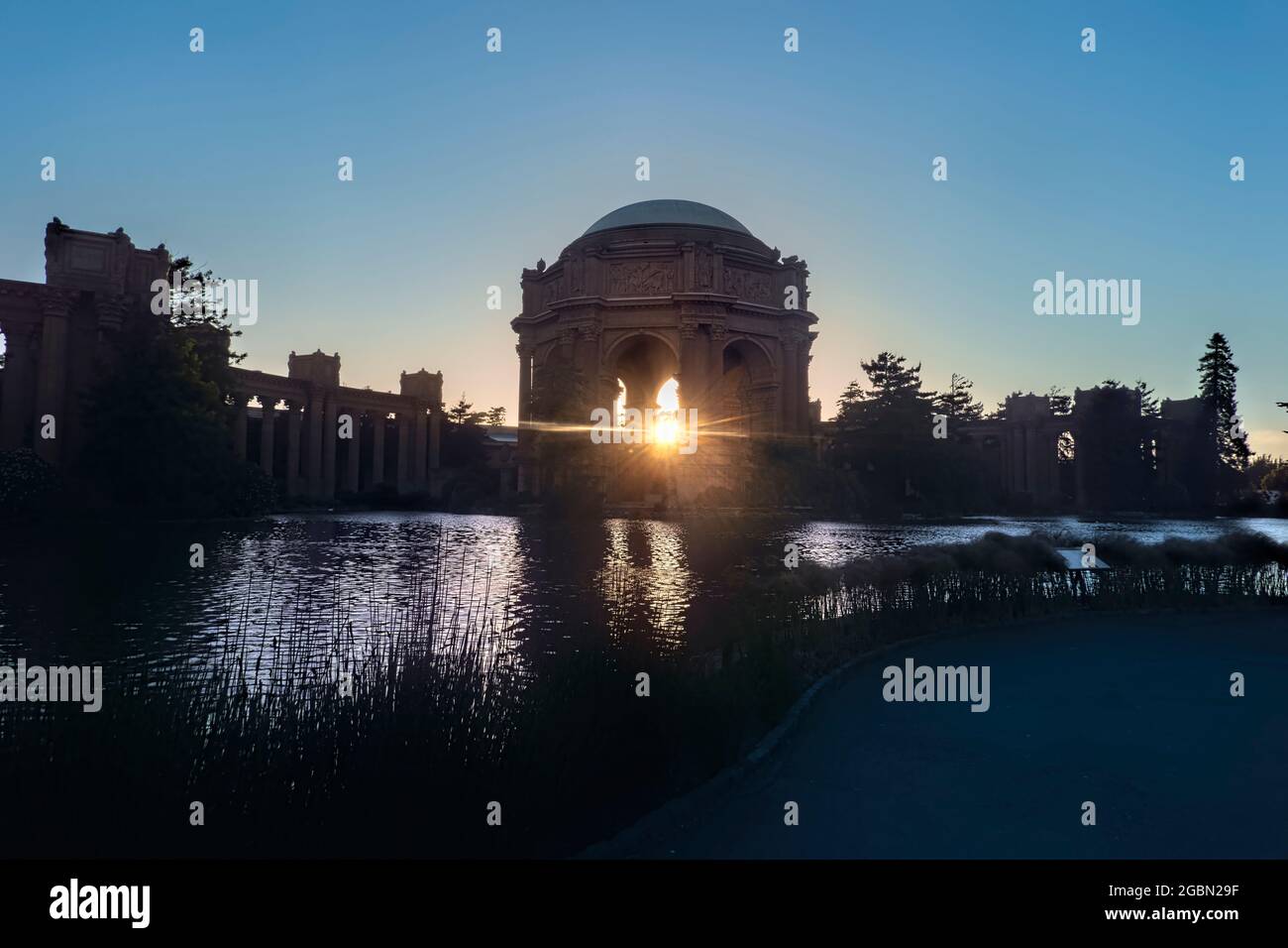 Final sun rays, Palace of Fine Arts, San Francisco, California, U.S.A Stock Photo