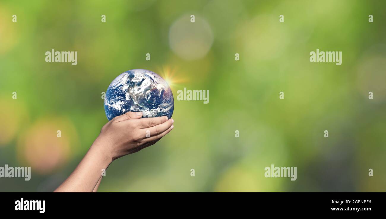 Hands Holding Globe High Resolution Stock Photography and Images - Alamy